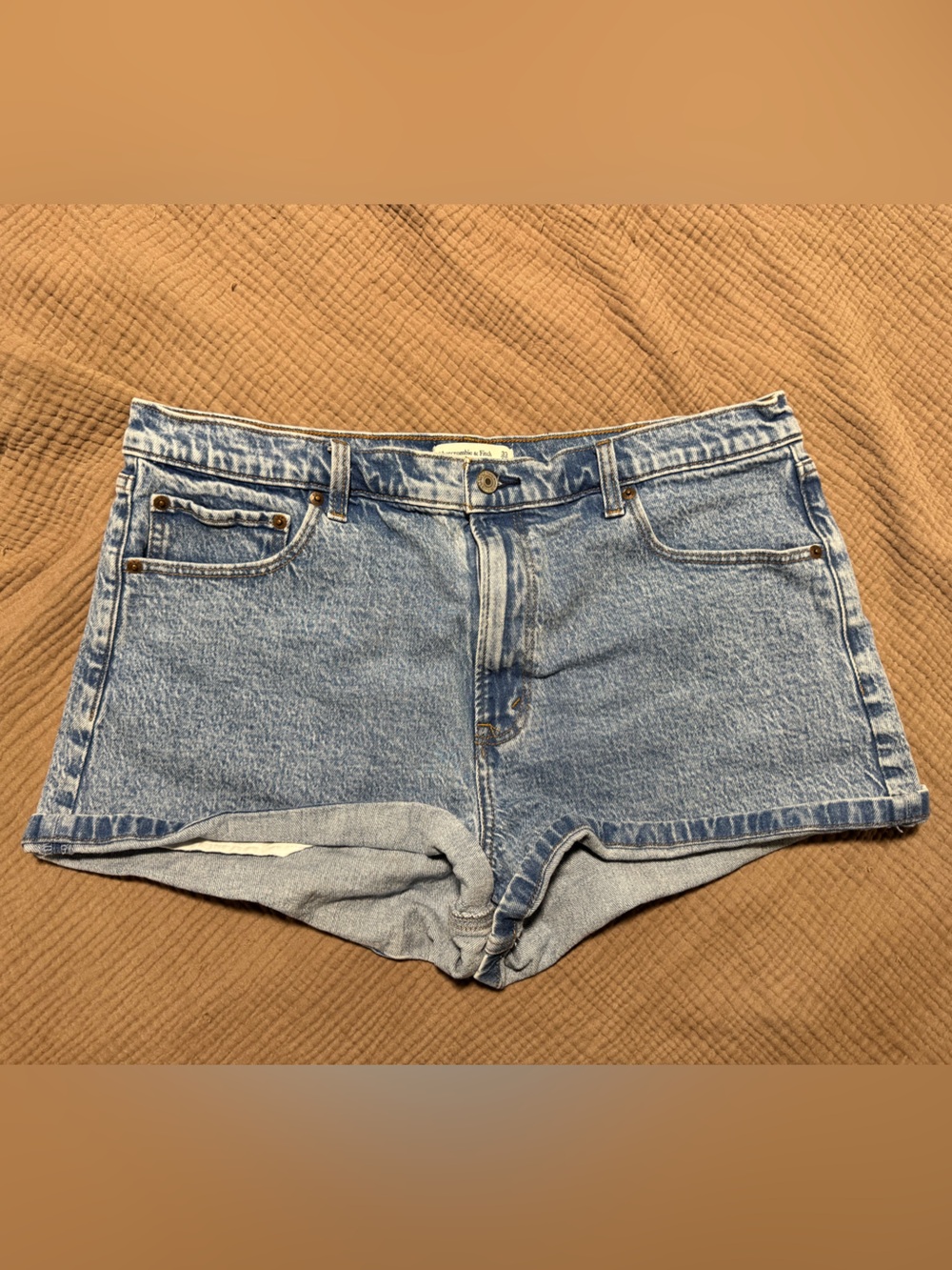 33/16 A&F high rise mom shorts